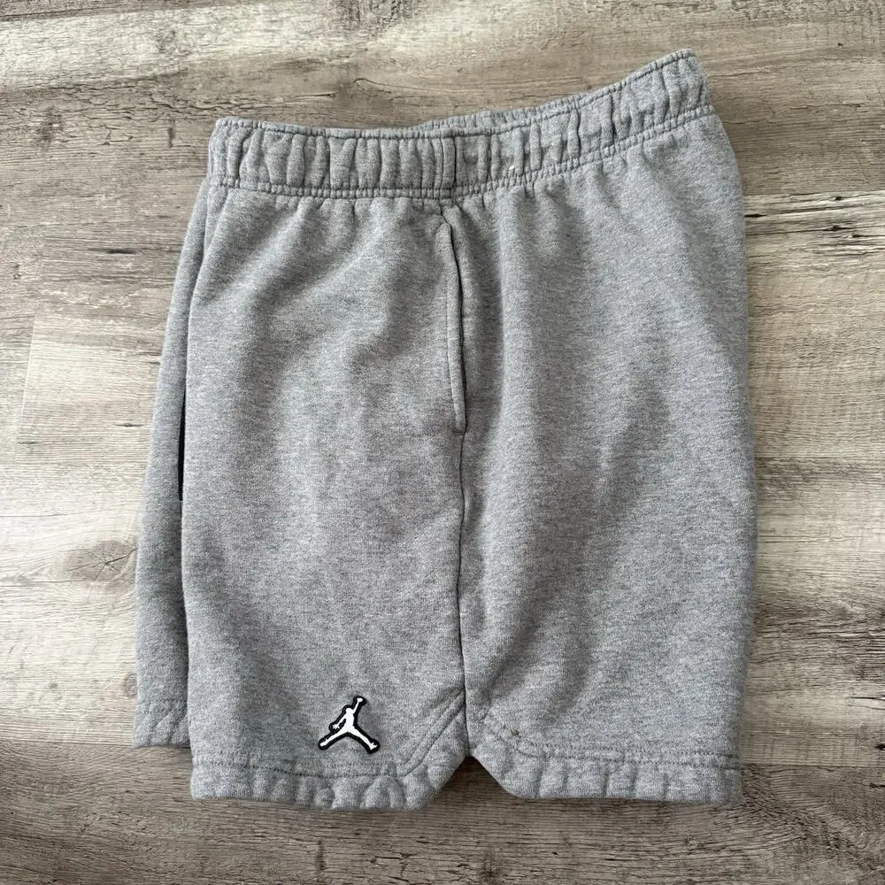 Jordan Essentials Fleece Shorts Mens Large Gray DA9826 Jumpman Athletic Heavier
